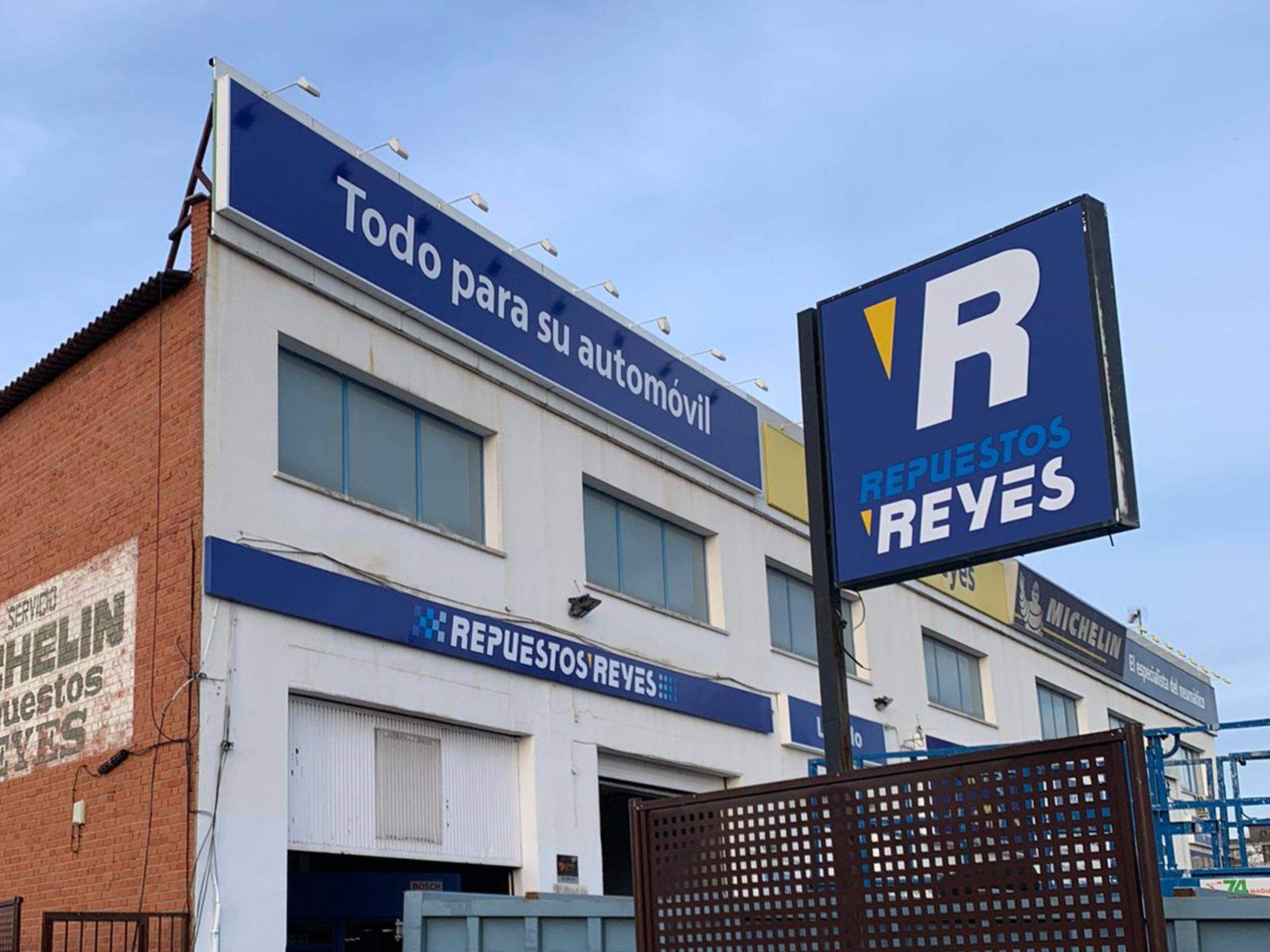 Rótulos Ciegos o sin Luz - rótulos ciegos sin iluminación - Rotusil Madrid (4)