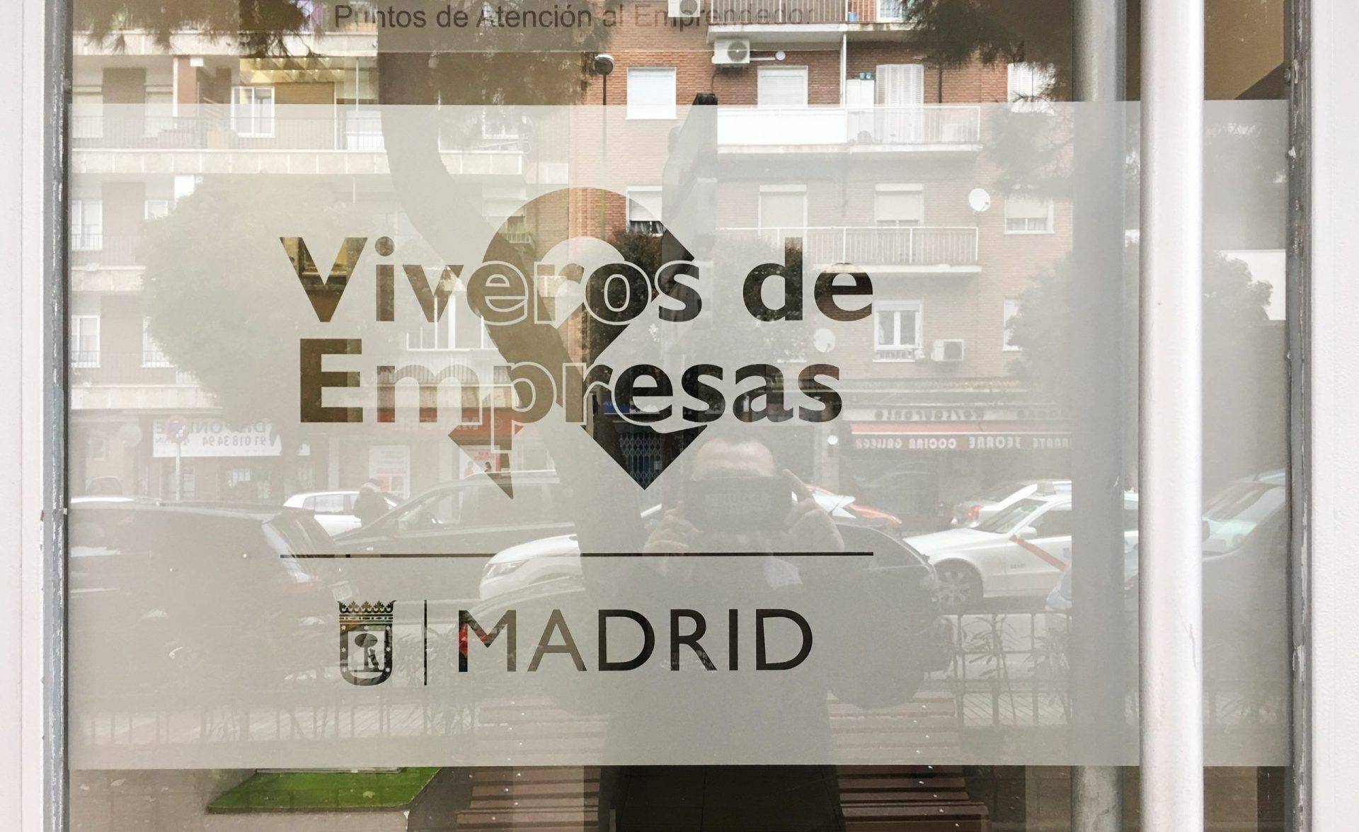Cristales y Escaparates - rotulación de cristales y escaparates - Rotusil Madrid (38)